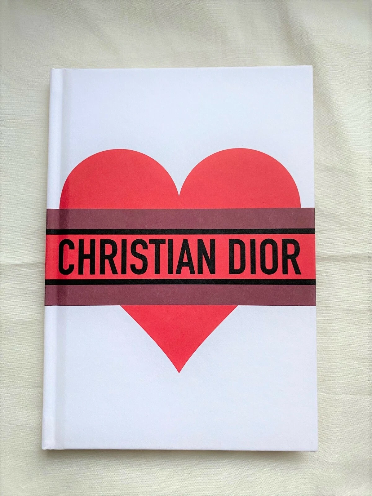 Cahier dioramour DIOR pour toilette de Jouy livre sac fourre tout sac selle lancer clé d lite