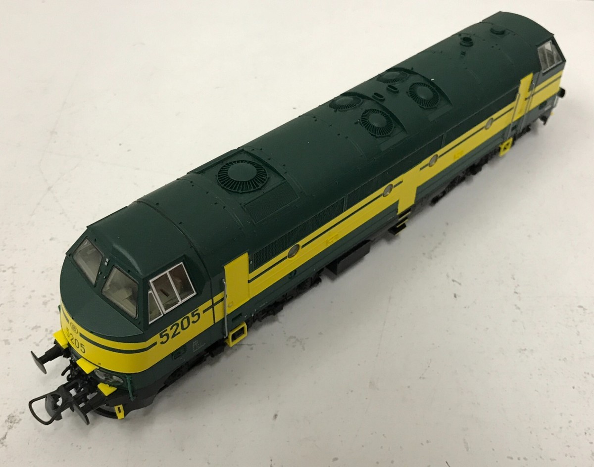 ROCO #63967 SNCB Reek5205 Diesel Loco with DCC Sounds (HO scale