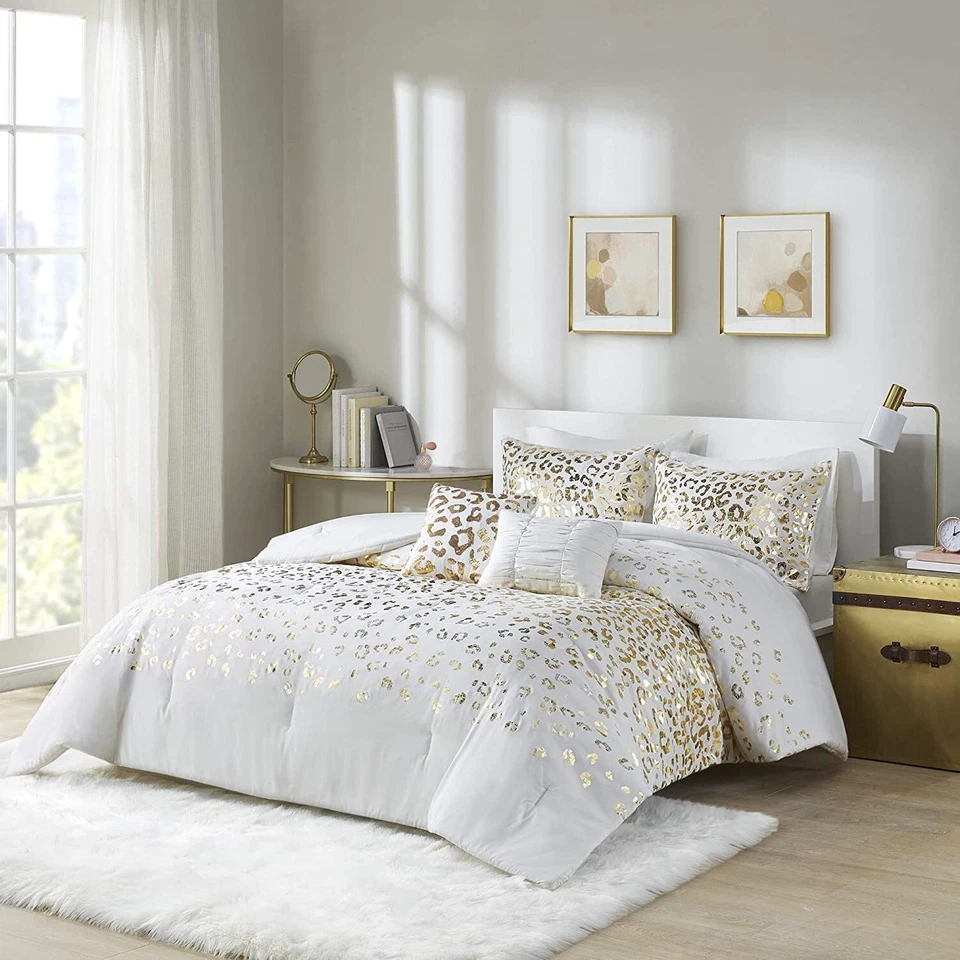 Intelligent Design Serena Metallic Animal Printed Comforter Set, Full - Queen - Image 2 of 4