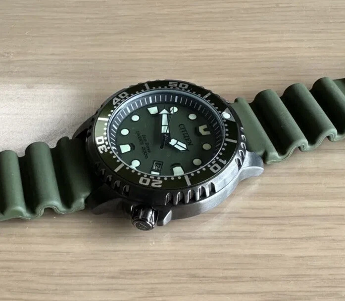 Reloj Hombre Citizen Promaster Eco-Drive Verde - BN015711X De Japón Foto 4 de 4