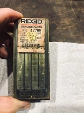 Ridgid Universal replacement Pipe Dies 1/2 - 3/4" Right hand 47785 New in box
