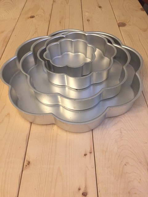 Wilton Performance Pans Petal Cake Pan Set 4 Piece For Sale Online EBay