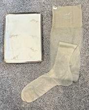 RARE VINTAGE HANES 618 M SPARKLE DEMI-TOE CHAMPAGNE NYLON STOCKINGS 10.5 MED NOS