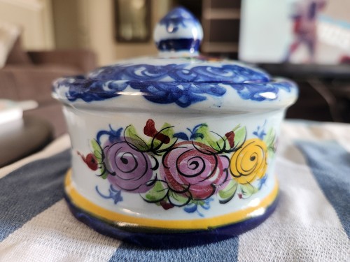 Vintage Beautiful Vestal Alcobaca Heart Round Trinket Box Made in Portugal - Picture 2 of 5