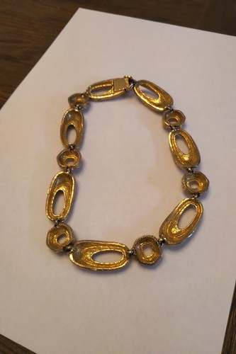 Ciner gold tone signed bark patterned link necklace - Picture 7 of 9