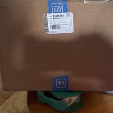 New In Box Gm Ac Compressor 8466664