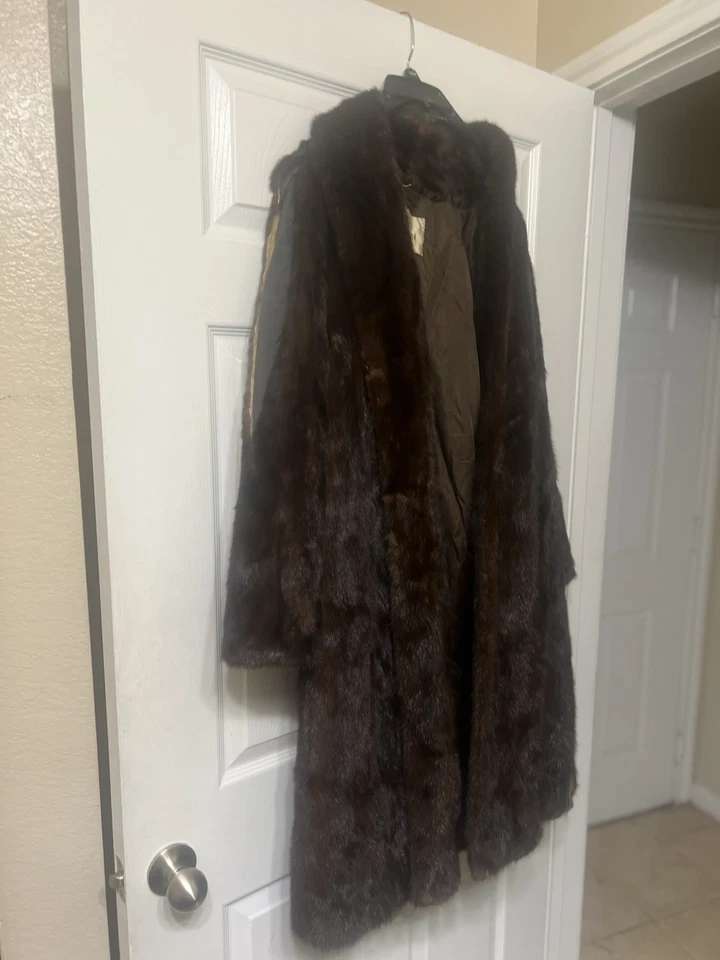 Vintage Women's MINK  Fur Coat Brown Medium Length Black Diamond - Image 2 of 4