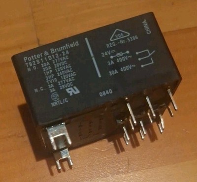 2 Stück Potter&Brumfield 24VDC  2Wechsler 400V 30A  T92S11D 12-24