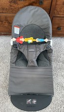 BabyBj rn Bouncer Balance Soft, Dark Gray, Woven/Jersey Fabric with Toy Bar