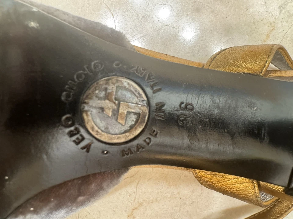 Zapatos de tacón Giorgio Armani vintage raros Foto 3 de 4