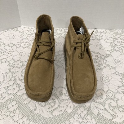 New NWOB Mens Clarks Wallaston Dark Sand Suede Boots Shoes  display picture 2