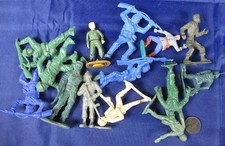Lot of 14 Vintage 1950's-1960's Plastic Army Men About 2 1/2  Tall