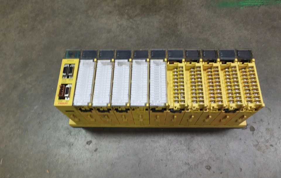 FANUC LTD - AF01A - (TIPO: A03B-0807-C001) BASE MÓDULO 10 RANURAS CON MÓDULOS Foto 2 de 4