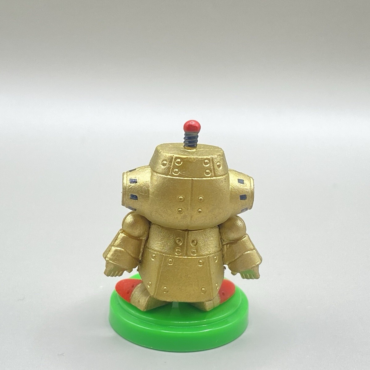 【mkuさま】vintage figure ୨୧ グリーンの瞳のブタさん Crayon Shin-chan Robot Dad the Movie Choco Egg Mini Figure