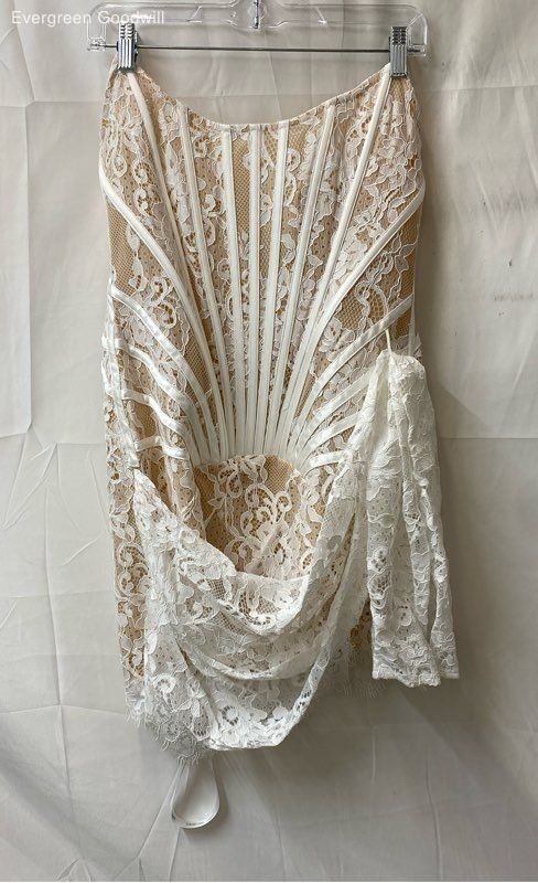 NWT Heiress Beverly Hills Women's White Floral The lace Corset Mini Dress Size M