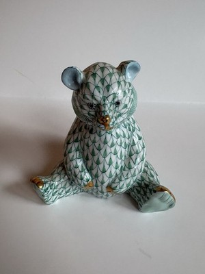 Herend Porcelain Green Fishnet Sitting Baby Bear Figurine Hungary #15361