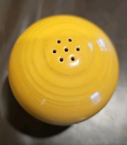 1 Vintage FiestaWare Ball Saltshaker Yellow unmarked - Picture 4 of 6