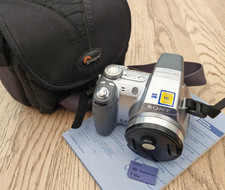 Sony DSC-H2 Cyber-shot MPEG 6.0 MP Digital Camera  32MB Card  Lowepro Bag
