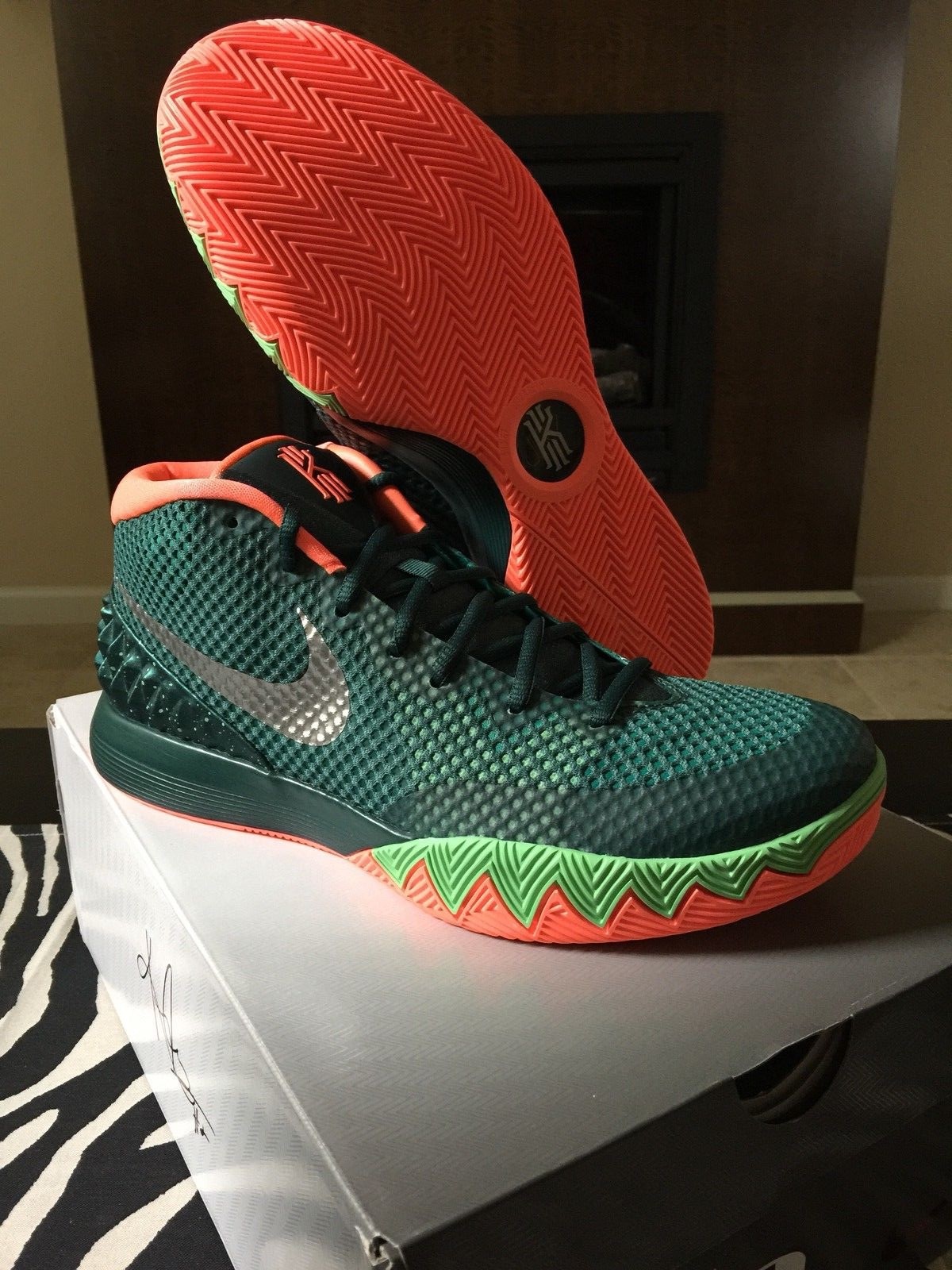Nike Air Kyries all red 9.5 10 10.5 Green Mango black Lebron Kyrie 11.5 13 1 Nike Air Kyries Kyries Kyries all red 9.5 10 10.5 Green Mango black Lebron Kyrie 11.5 13 1 77fa1f
