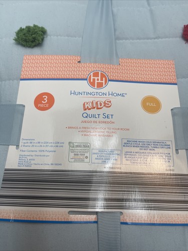 Huntington Home Kids 3-Piece Full Size Quilt/Shams (2) Set Blue W/Pom Poms - Picture 9 of 12