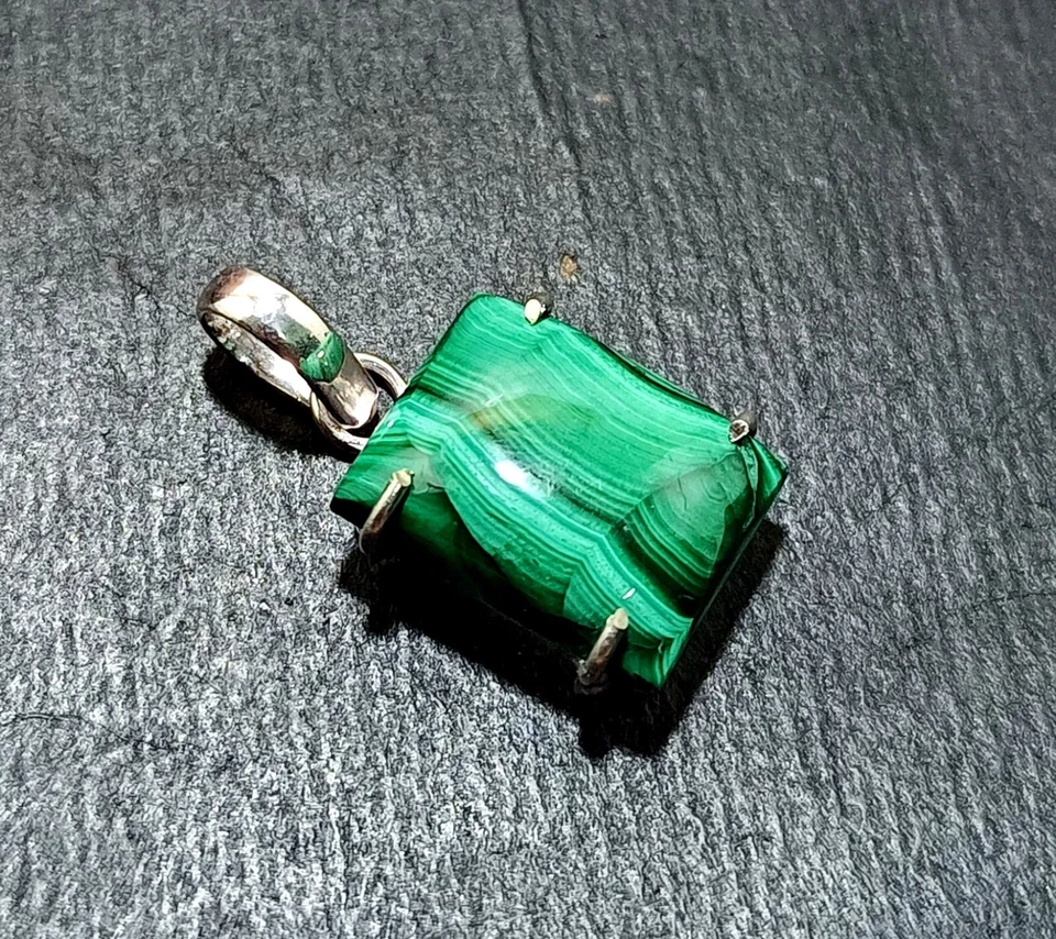 37.40Ct Natural Green Malachite Emerald Pendant In Solid Silver Gems For Jewelry - Image 2 of 4