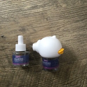 Cat Calming Diffuser, 2 in 1 Cat Calming Starter Kit (Diffuser Head + 2pcs 48ml