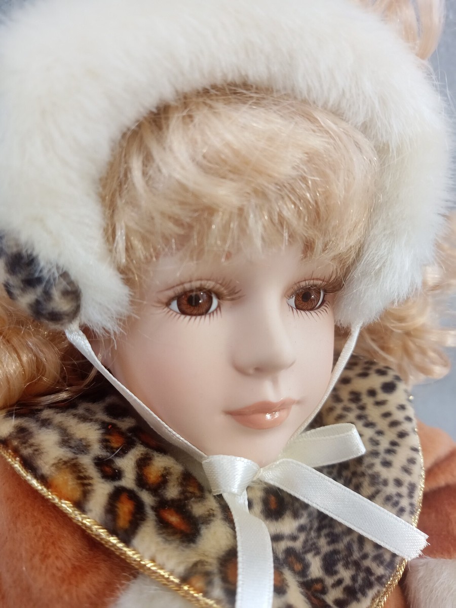 Dan Dee Collectors Choice porcelain Doll music box Musical sitting