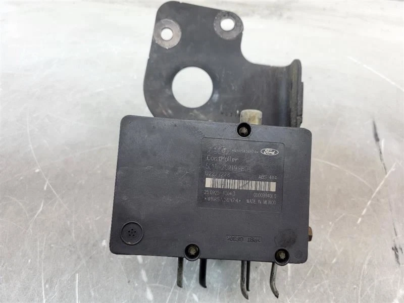 Ford Expedition 2005 2006 módulo de bomba ABS + motor con control de estabilidad Foto 2 de 4