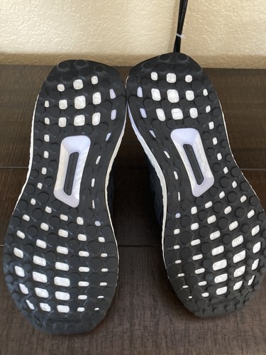 Mens Adidas UltraBoost 4.0 DNA Black Silver Metallic 2021 size 6.5 Same Day Ship - Picture 5 of 11