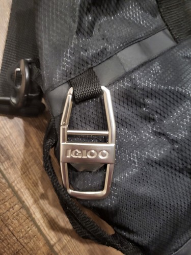 Igloo maddox xl cooler holds 42 cans Black NEW - Picture 2 of 5