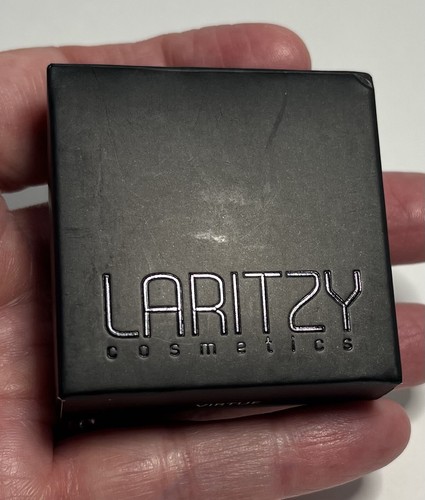 Laritzy Cosmetics Neu im Karton Creme Rose-Gold Highlighter in Virtue 2G/0,07oz Neu im Karton - Bild 7 von 11
