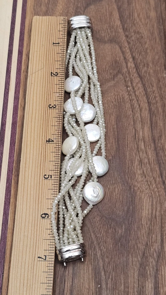 Moeda pérola cristal frisado Muti Strand pulseira tom prata fecho magnético 6,75" - Imagem 2 de 4
