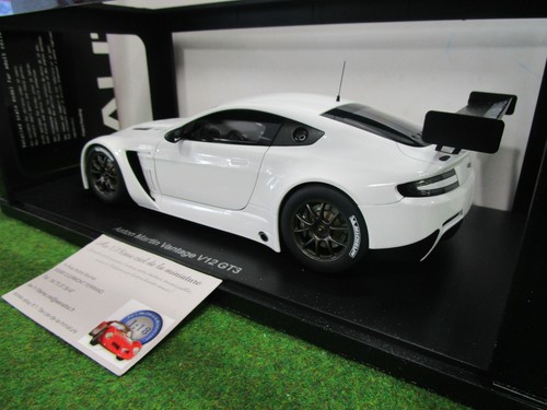 ASTON MARTIN VANTAGE V12 GT3 blanc 1/18 AUTOART 81307 voiture miniature collecti - Imagen 3 de 5