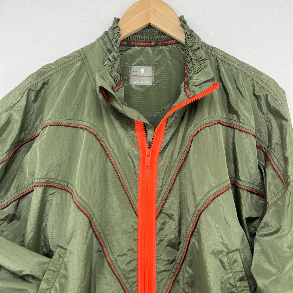 Chaqueta FP MOVEMENT S FREE PEOPLE Starting Lineup Cortavientos Ripstop Verde Foto 4 de 4