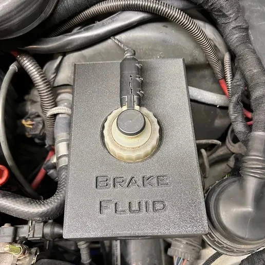 Cubierta depósito líquido frenos BMW E36 Foto 2 de 4