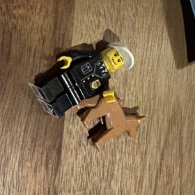LEGO City 7285 POLICE DOG UNIT - 100% Complete with Minifigure and Instructions