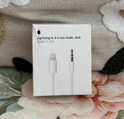 Apple Lightning to 3.5 mm Audio Jack Cable (1.2 m) AirPods Max weiss Audiokabel
