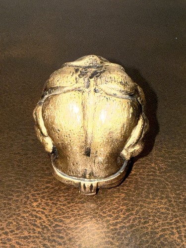 Vintage weinender Buddha Mönch Kunst Skulptur. Resin mit messingfarbener Oberfläche. 2”x2” - Bild 3 von 9