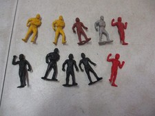 Lot of 1950's Plastic Soldiers with Wounded
