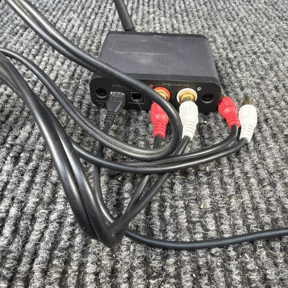 Audioengine B1 Premium Universal Bluetooth Music Receiver w/Extended Range - Image 2 of 4