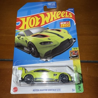Hot Wheels Exotics 2022 Aston Martin Vantage GTE 238/250 Grün 9/10 Langkarte