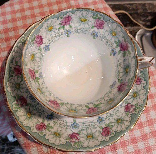 Rosina Daisy and Rose Tea Cup and Saucer - Picture 2 of 4