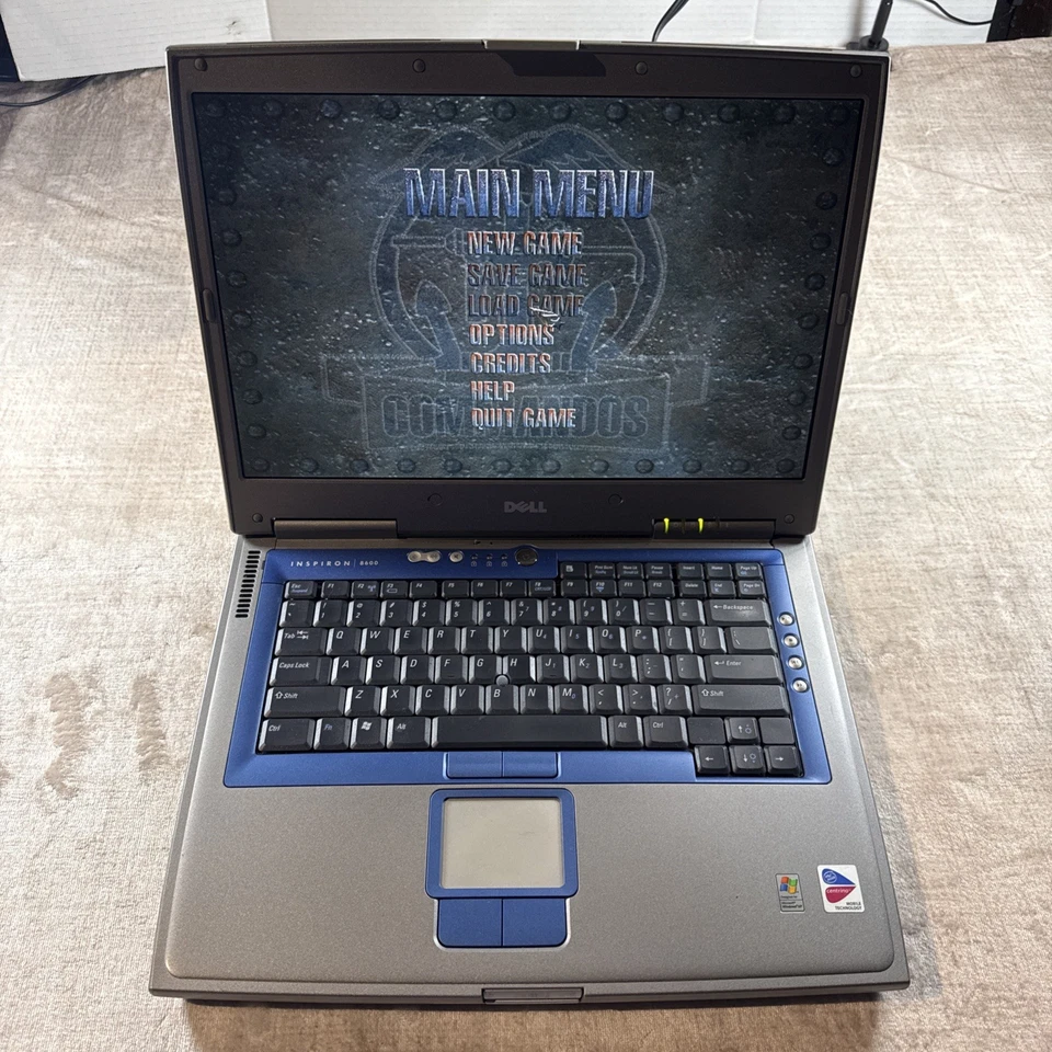 PC retro para juegos Dell Inspiron 8600 15,4" de colección 1 GB RAM 40 GB Windows XP Foto 2 de 4