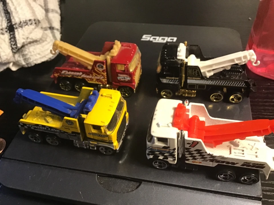 Loose Hot Wheels Lot Of 4 Tow Trucks Final Run, Pit Crew, Finish Lines M&C VHTF - Image 2 of 4