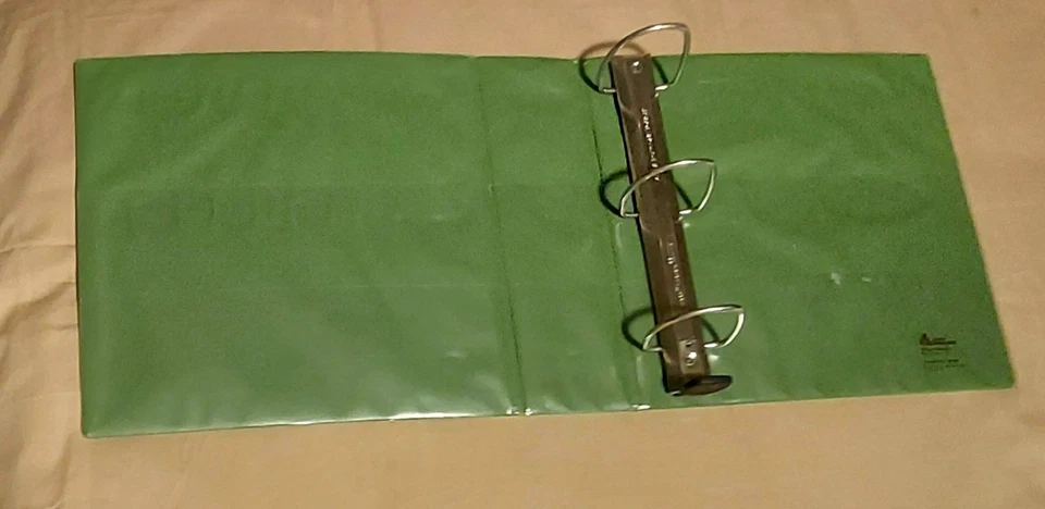 Paquete de 3 carpetas de anillas, 1- carpeta verde muy pesada de alta resistencia y 1-carpeta gris X-TRM Foto 3 de 4