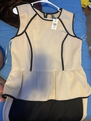 Bisou Bisou Sleeveless Colorblock Peplum Top with Contrast Piping