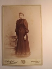 Philadelphia Pennsylvania USA - Standing Young Woman - Backdrop / KAB