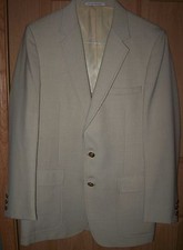 Man's Beige Blazer/Sports Coat 2-Button Closure Size 40 See Measurements