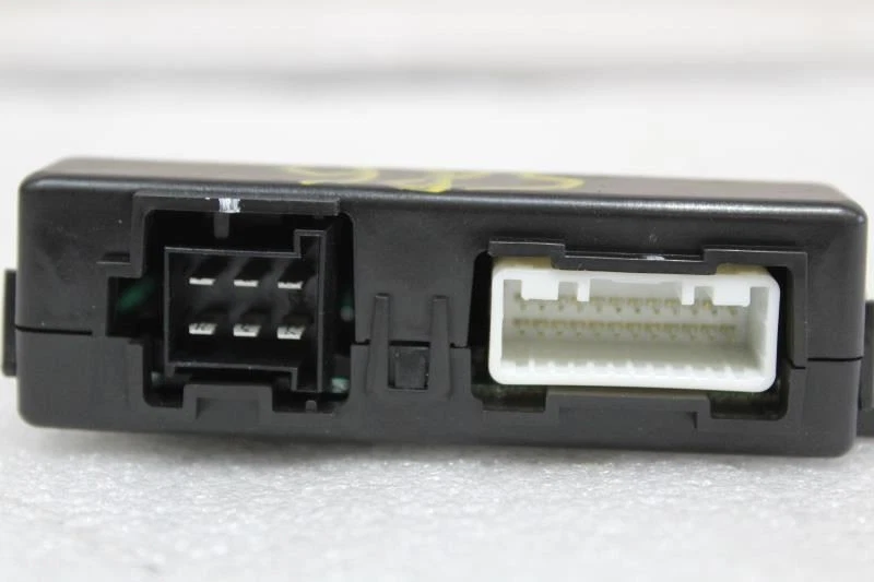 2014 2015 2016 2017 INFINITI Q70 LEFT FRONT SEAT CONTROL MODULE 873D61MA1A - Image 3 of 4