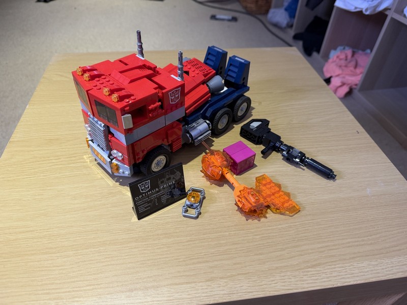 LEGO Icons 10302 Optimus Prime - Complete Set